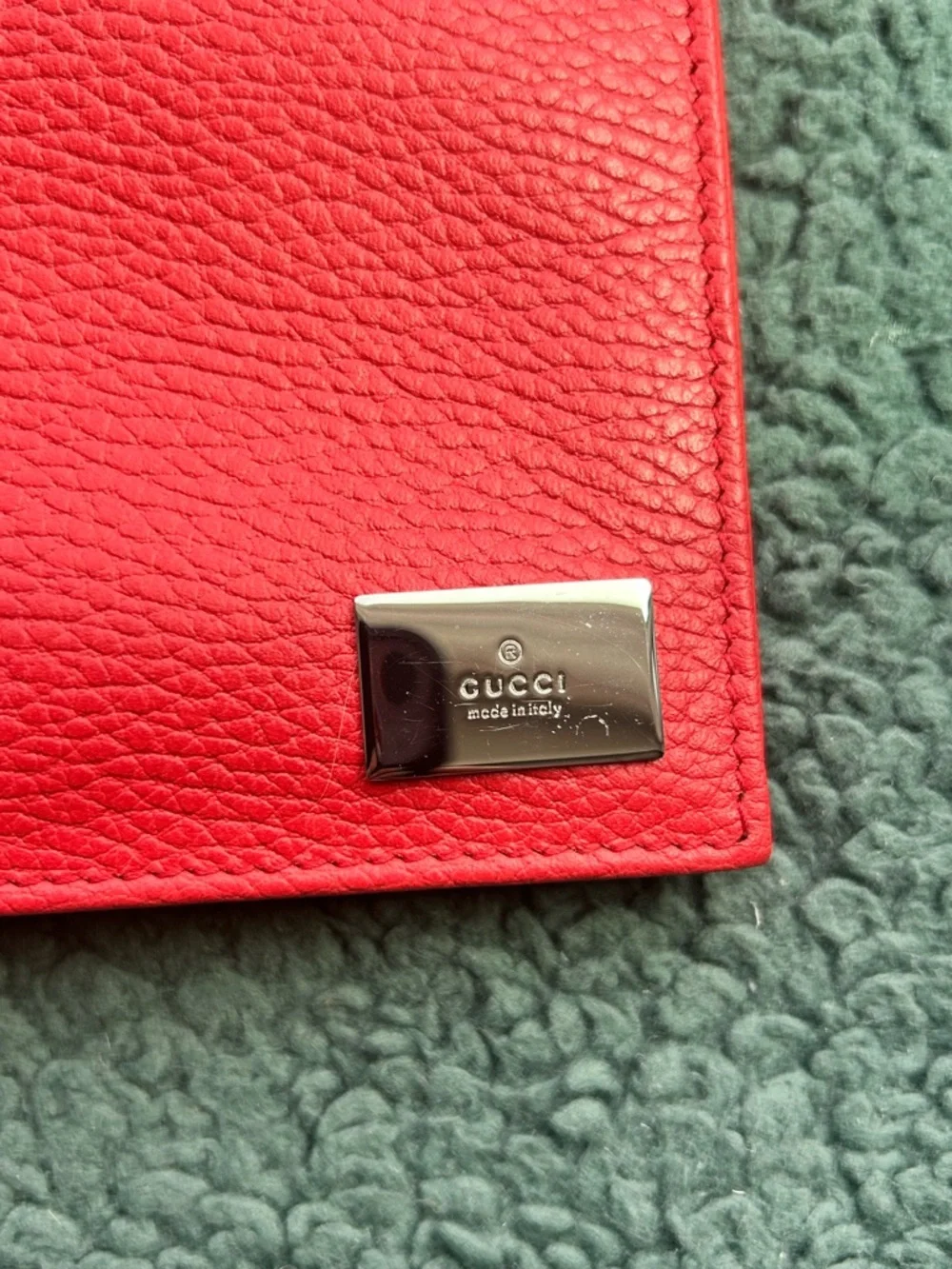 NWT Authentic Gucci Pebbled Calf Leather Passport Wallet Poppy Red